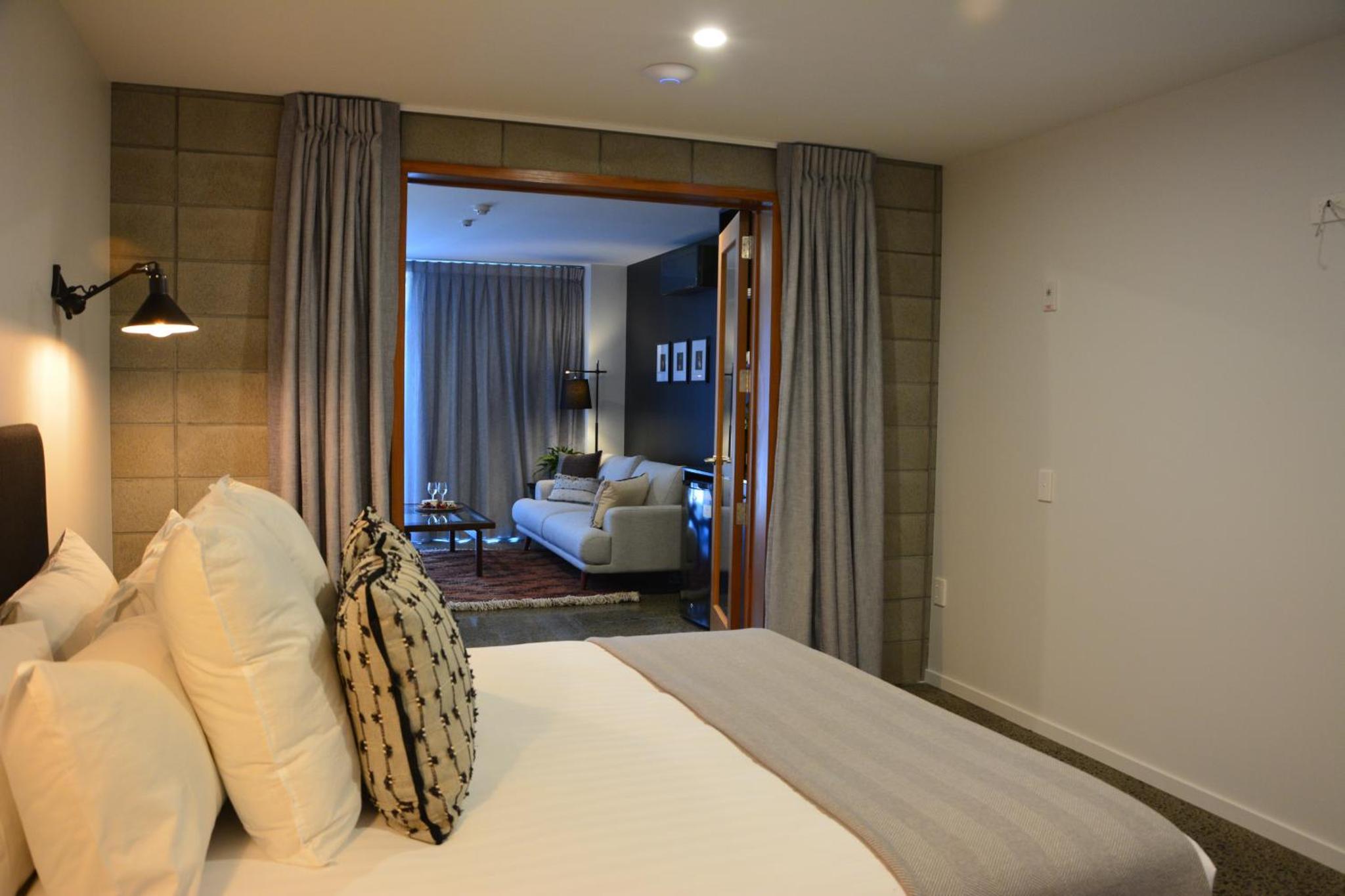 Deluxe One Bedroom Apartment