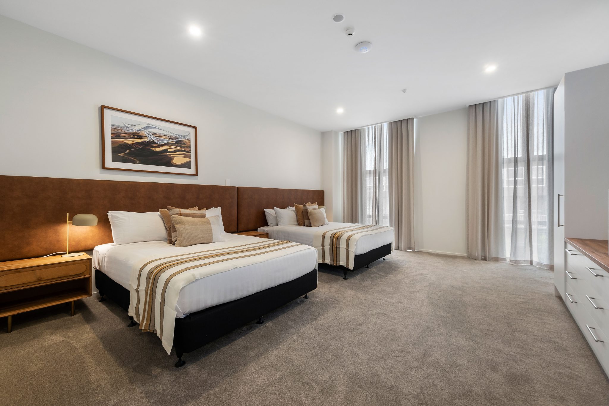 Superior Twin Studio